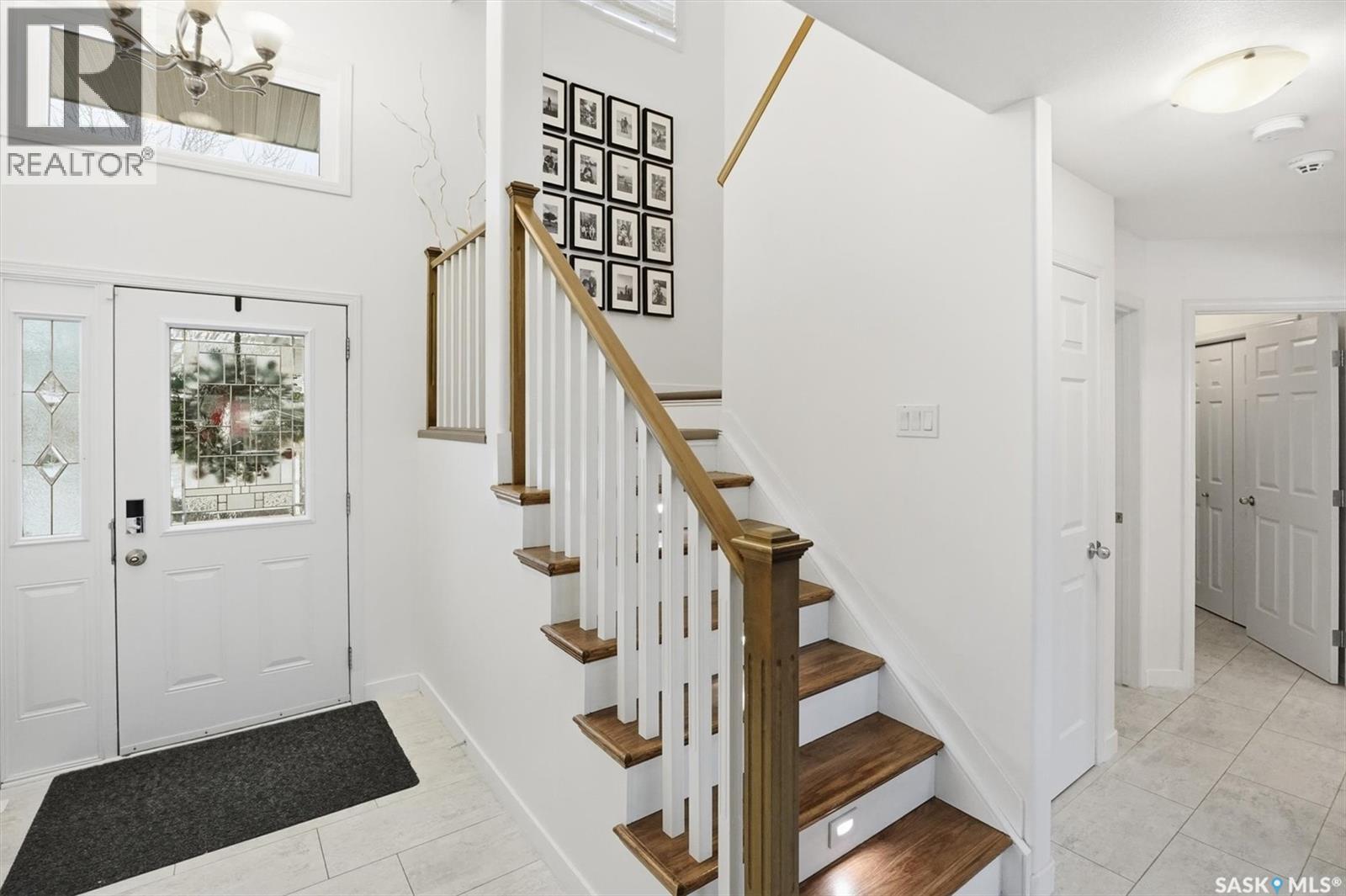 323 Hettle Cove, Saskatoon, Saskatchewan  S7T 0E8 - Photo 4 - SK026397