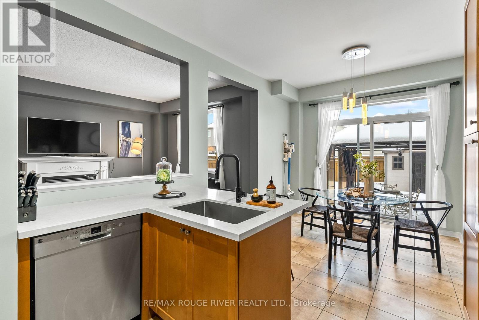 1083 Glenbourne Drive, Oshawa, Ontario  L1K 0B7 - Photo 14 - E12672616