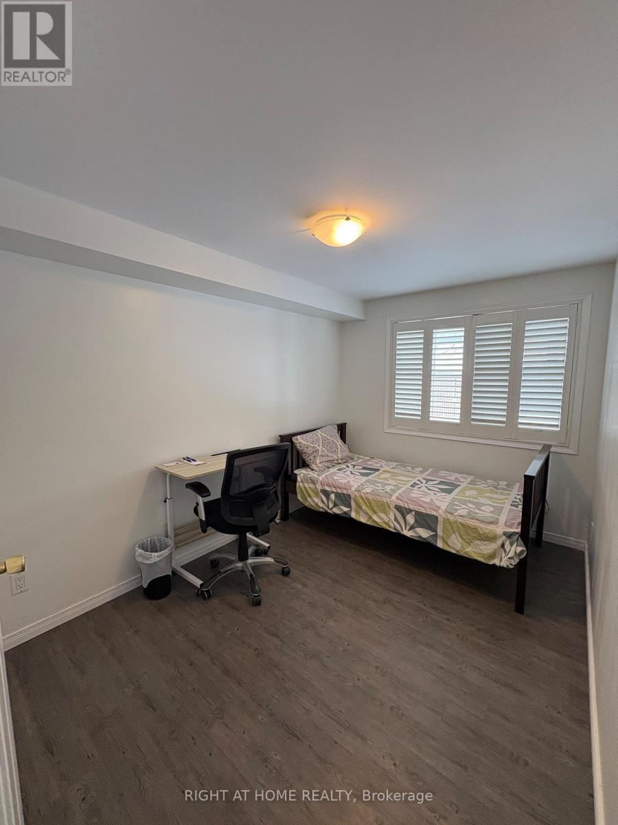 #b - 22 Grant Court, East Gwillimbury, Ontario  L0G 1R0 - Photo 15 - N12575528