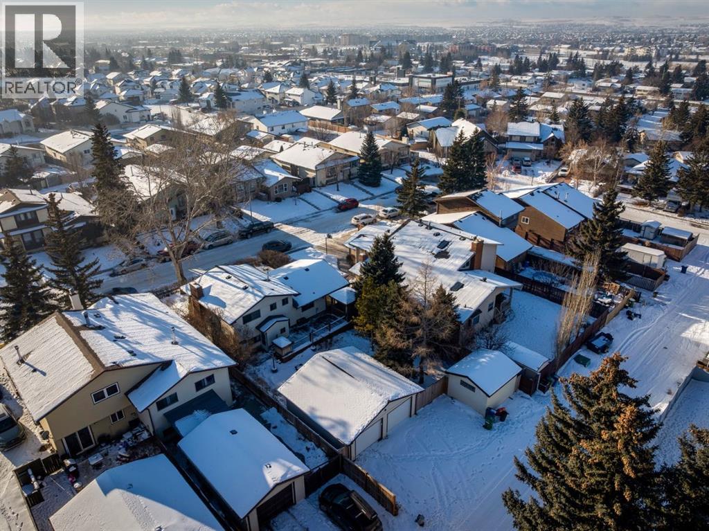 9 Jensen Crescent Ne, Airdrie, Alberta  T4B 1P5 - Photo 6 - A2276954