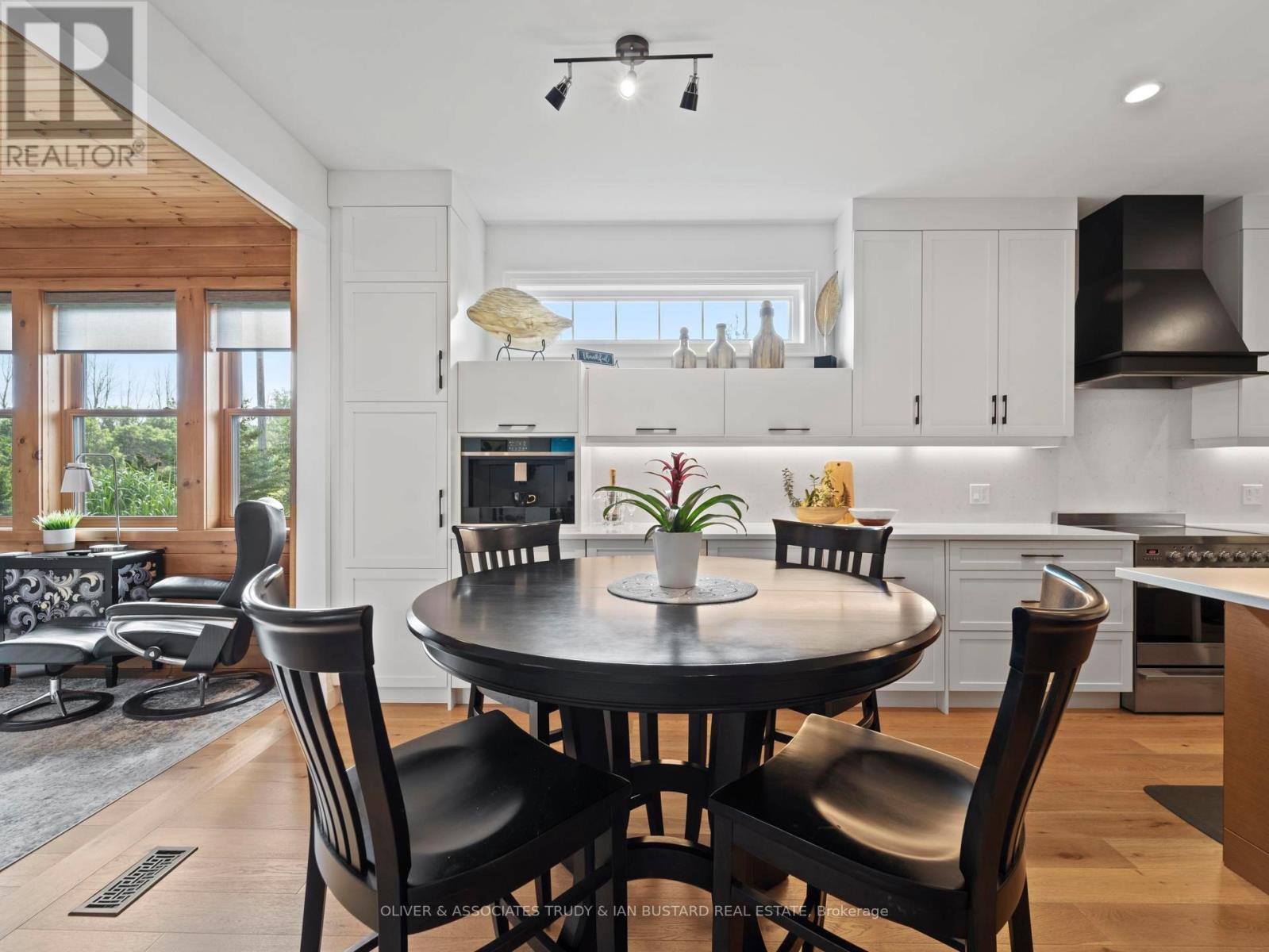 1 Creek Side Place, Lambton Shores, Ontario  N0M 1T0 - Photo 12 - X12196158