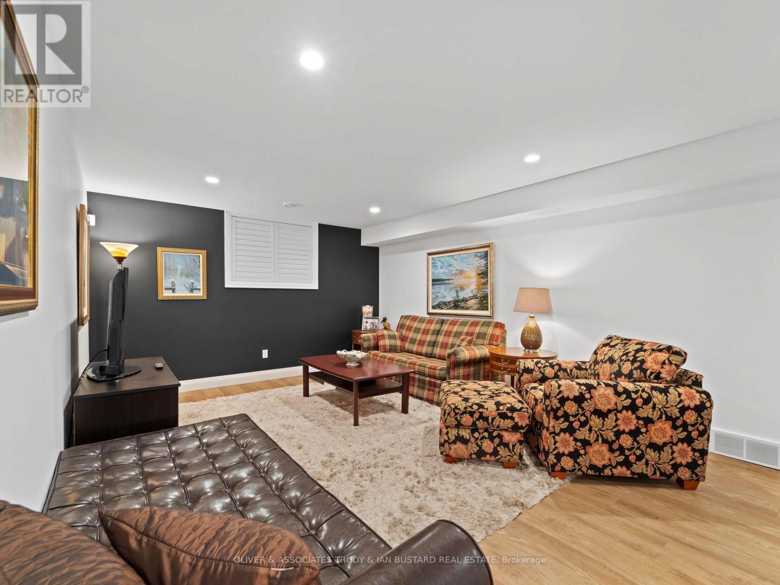 1 Creek Side Place, Lambton Shores, Ontario  N0M 1T0 - Photo 29 - X12196158