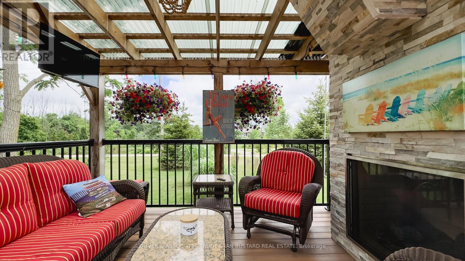 1 Creek Side Place, Lambton Shores, Ontario  N0M 1T0 - Photo 37 - X12196158