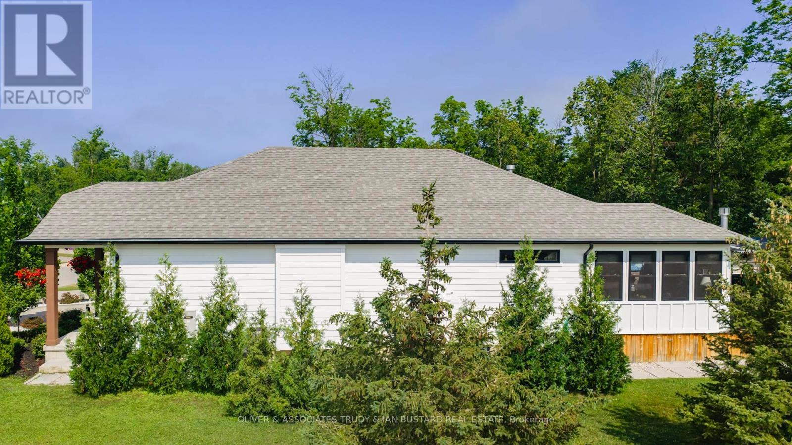 1 Creek Side Place, Lambton Shores, Ontario  N0M 1T0 - Photo 47 - X12196158