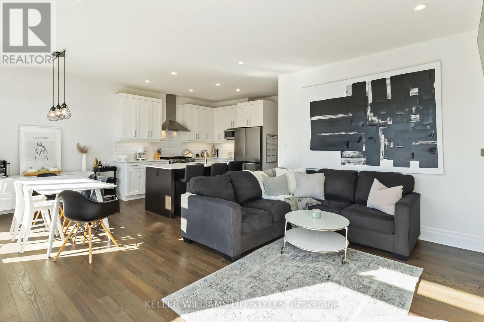 Photo 12 of 47 for 20 - 555 Sunningdale Road E