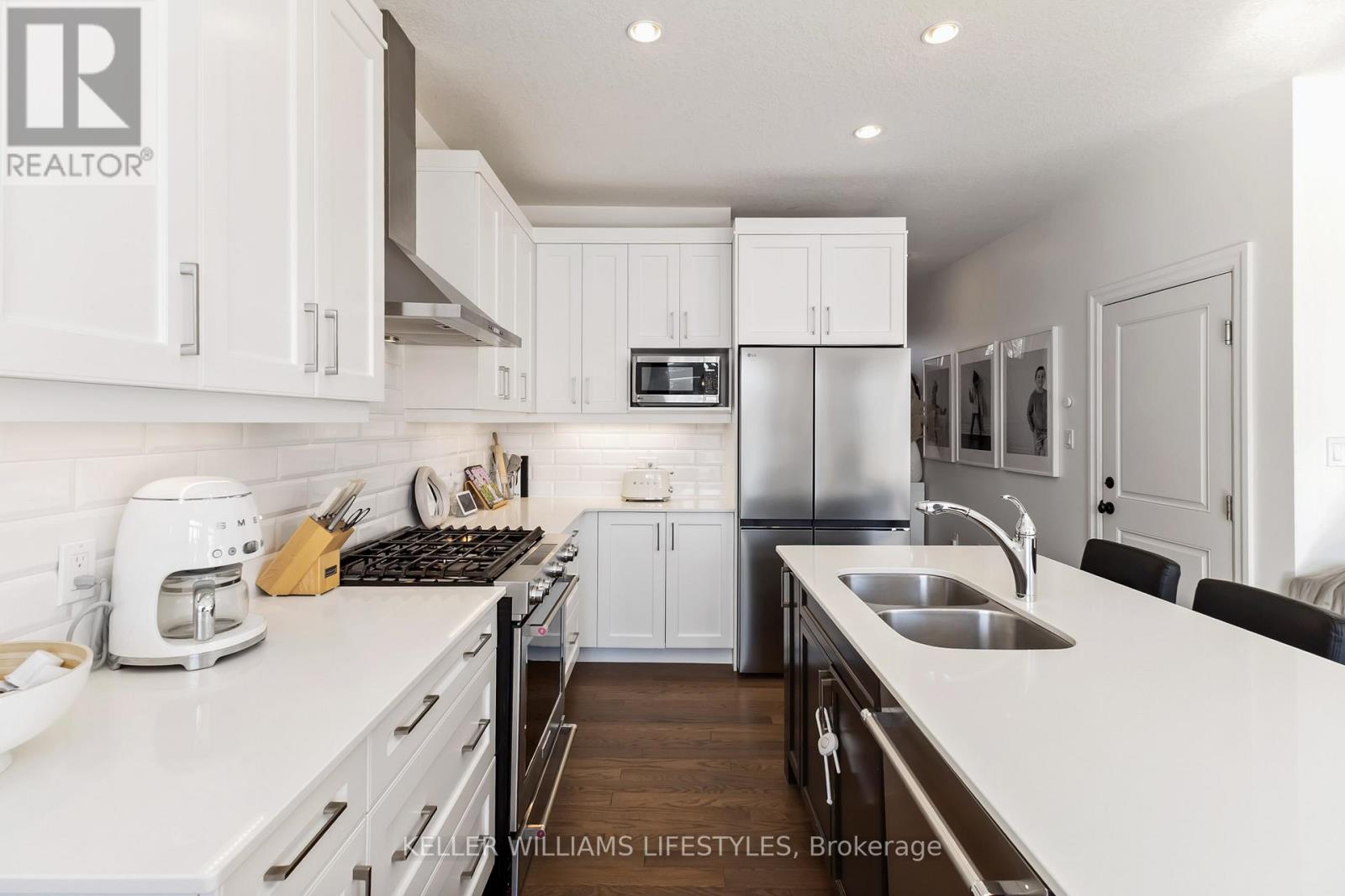 Photo 19 of 47 for 20 - 555 Sunningdale Road E