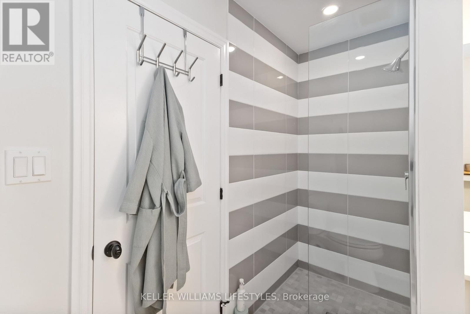 Photo 37 of 47 for 20 - 555 Sunningdale Road E