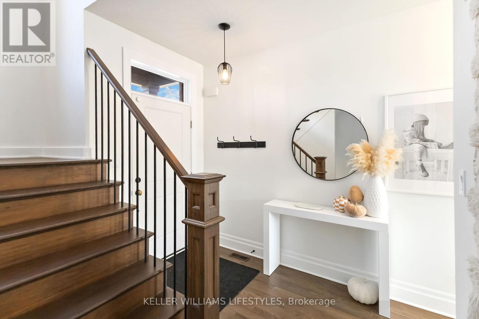 Photo 7 of 47 for 20 - 555 Sunningdale Road E