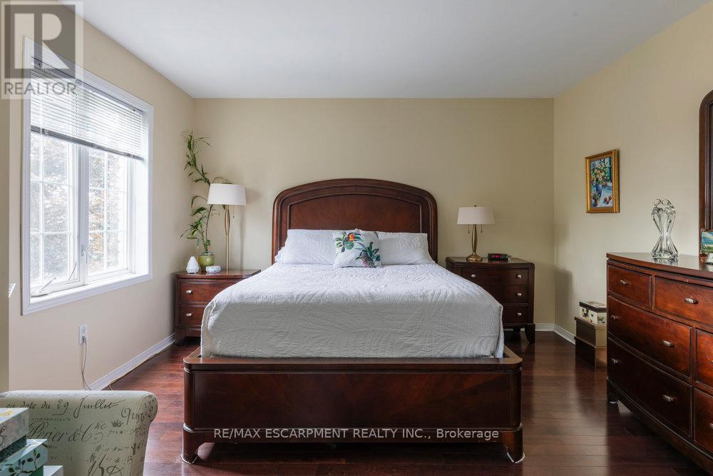 1 - 31 Moss Boulevard, Hamilton, Ontario  L9H 7A6 - Photo 13 - X12565896