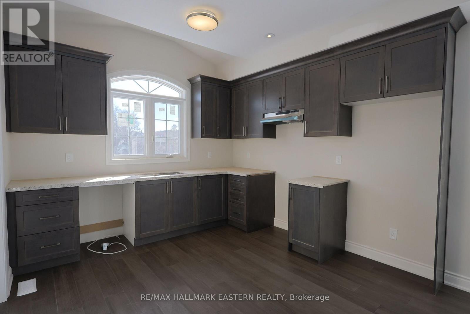 35 Coldbrook Drive, Cavan Monaghan, Ontario  L0A 1G0 - Photo 7 - X12674062