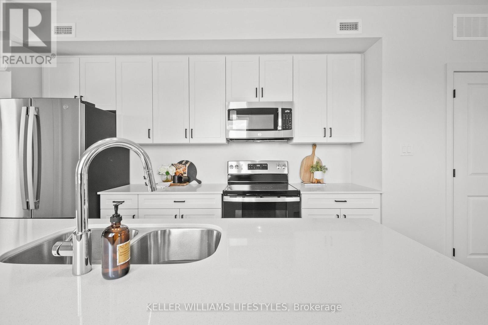 68 - 470 Darcy Drive, Strathroy-Caradoc, Ontario  N7G 0H4 - Photo 6 - X12674100