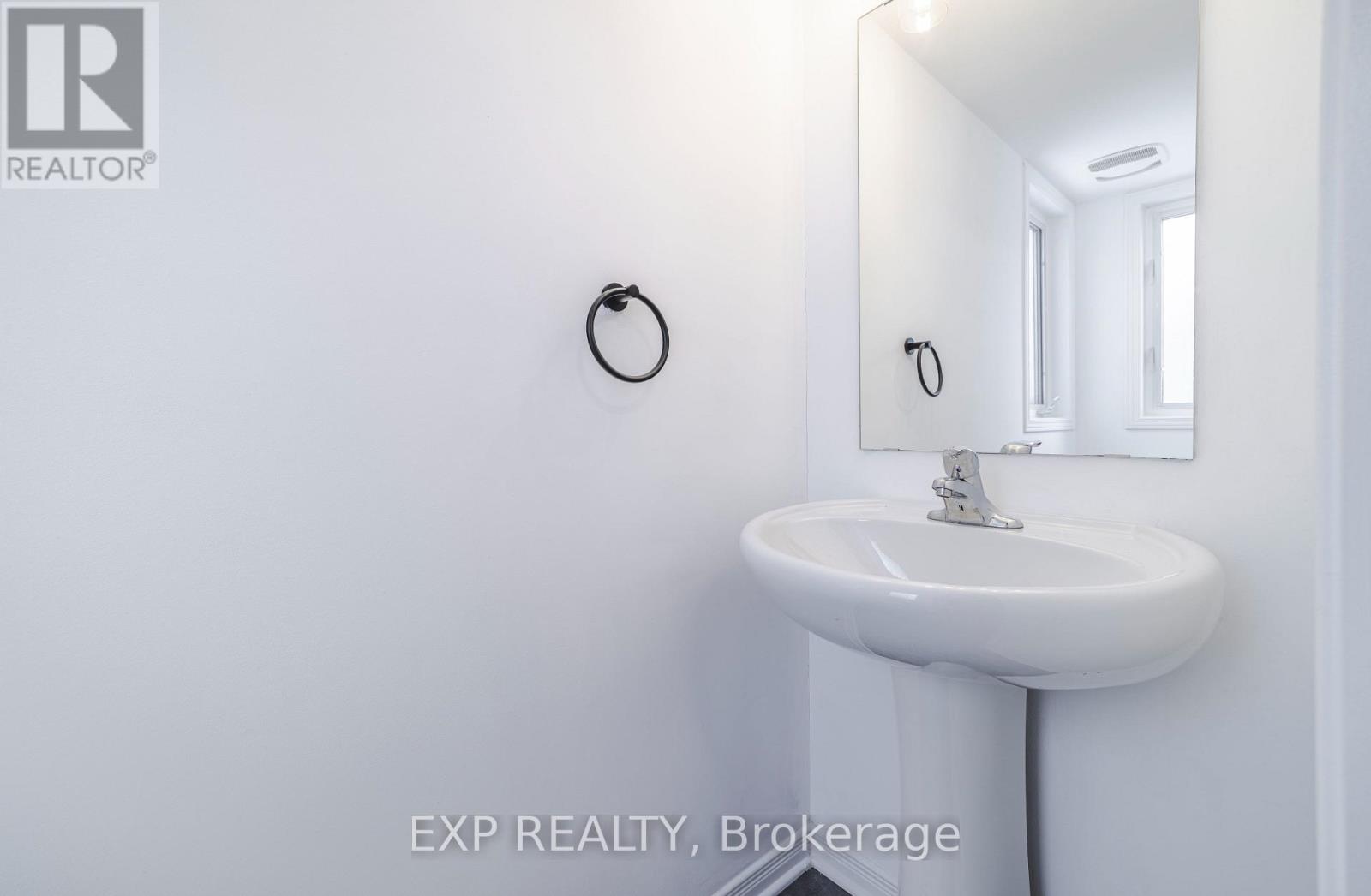 247 Fir Lane, North Grenville, Ontario  K0G 1J0 - Photo 4 - X12674036