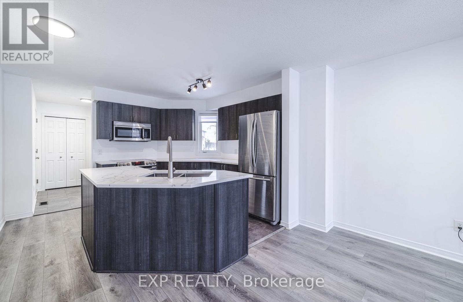 247 Fir Lane, North Grenville, Ontario  K0G 1J0 - Photo 9 - X12674036