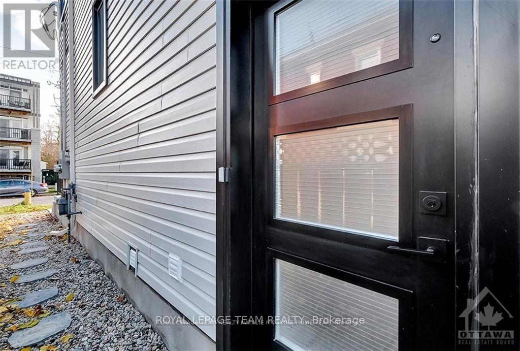 B - 1307 Thames Street, Ottawa, Ontario  K1Z 7N2 - Photo 2 - X12674176