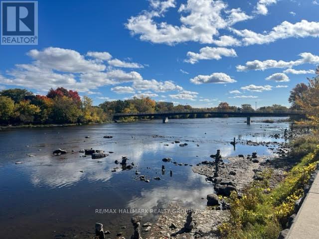 B - 8 Carlotta Avenue, Ottawa, Ontario  K1L 6S6 - Photo 18 - X12674192
