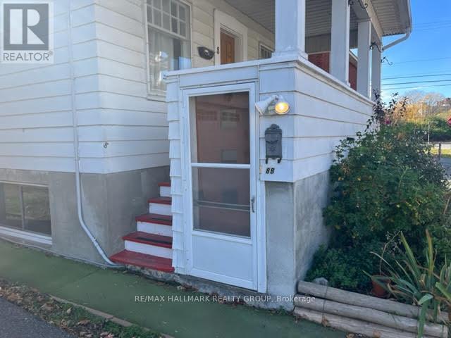 B - 8 Carlotta Avenue, Ottawa, Ontario  K1L 6S6 - Photo 2 - X12674192