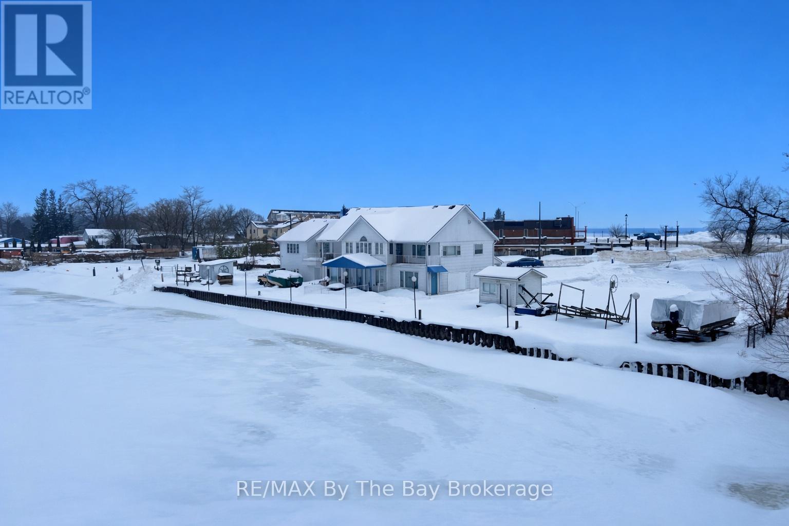 2ND FLOOR APARTMENT - 15 WILLOW STREET, wasaga beach, Ontario