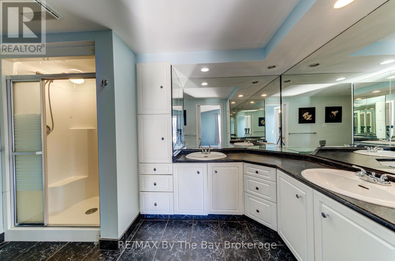 2nd Floor Apartment - 15 Willow Street, Wasaga Beach, Ontario  L9Z 2L4 - Photo 26 - S12674162