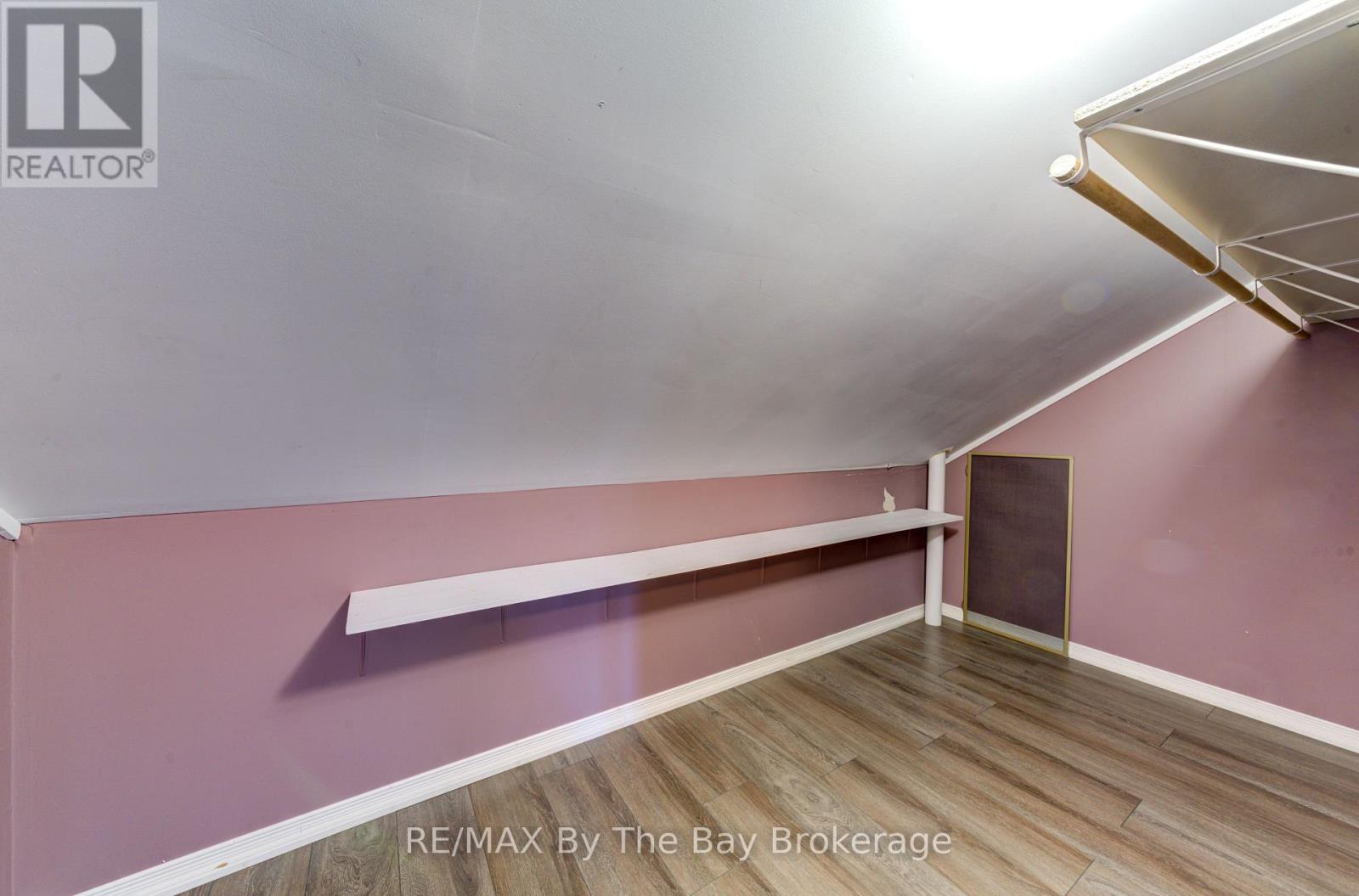 2nd Floor Apartment - 15 Willow Street, Wasaga Beach, Ontario  L9Z 2L4 - Photo 28 - S12674162