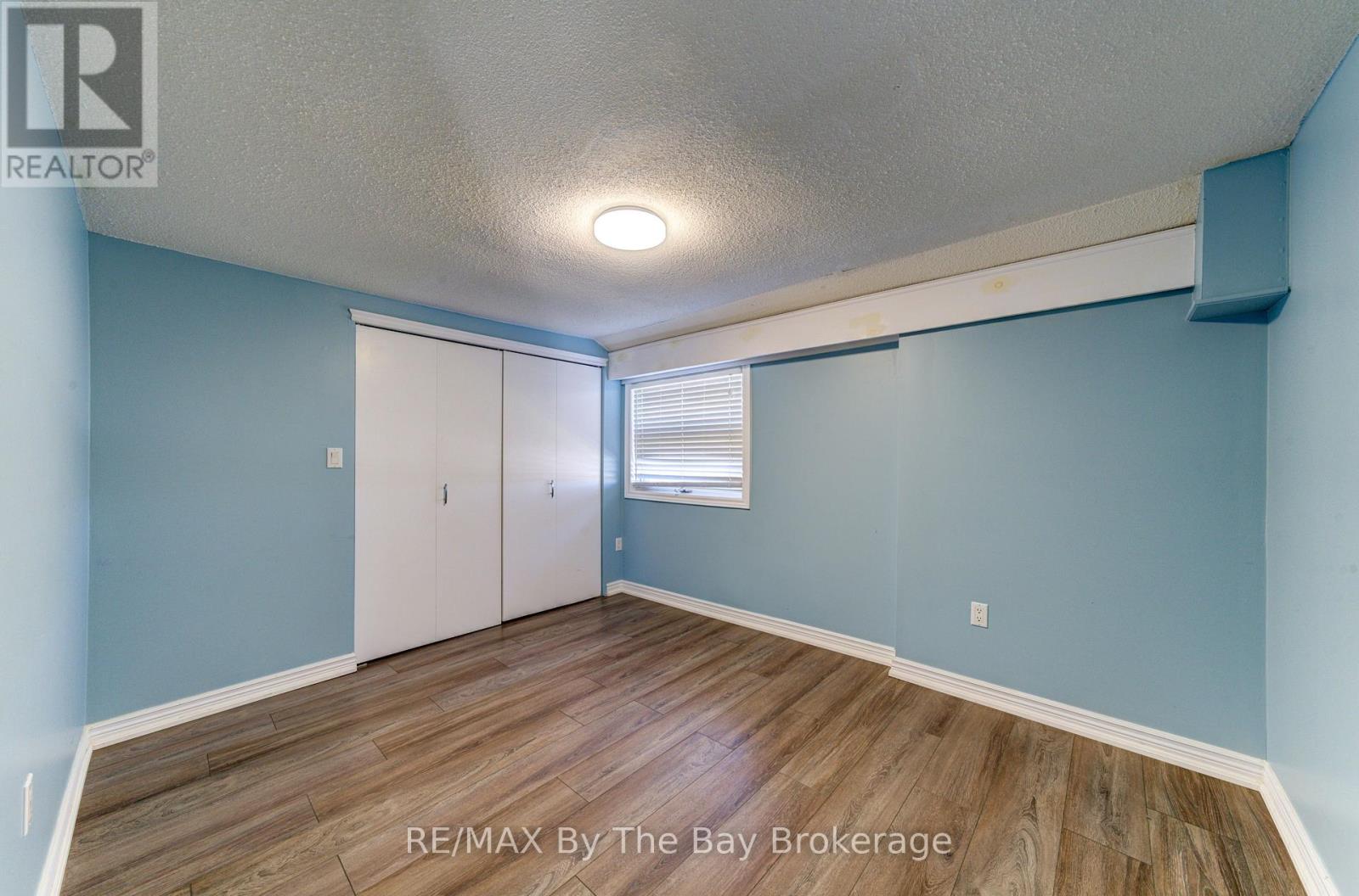 2nd Floor Apartment - 15 Willow Street, Wasaga Beach, Ontario  L9Z 2L4 - Photo 16 - S12674162