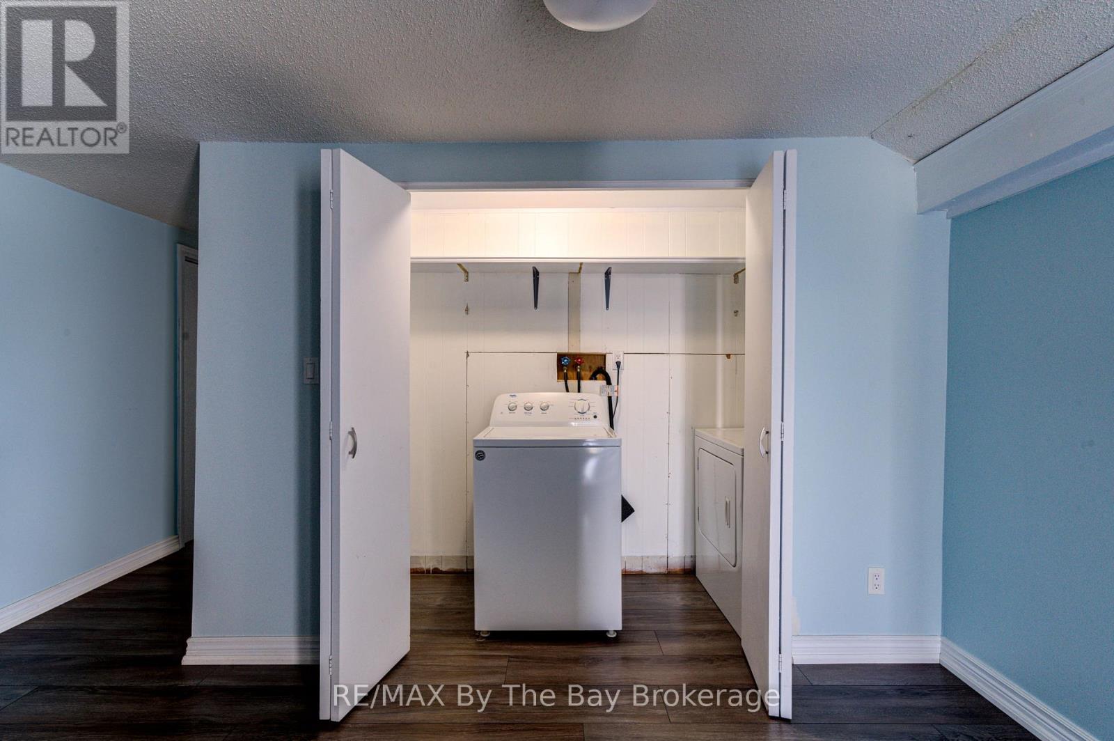 2nd Floor Apartment - 15 Willow Street, Wasaga Beach, Ontario  L9Z 2L4 - Photo 21 - S12674162