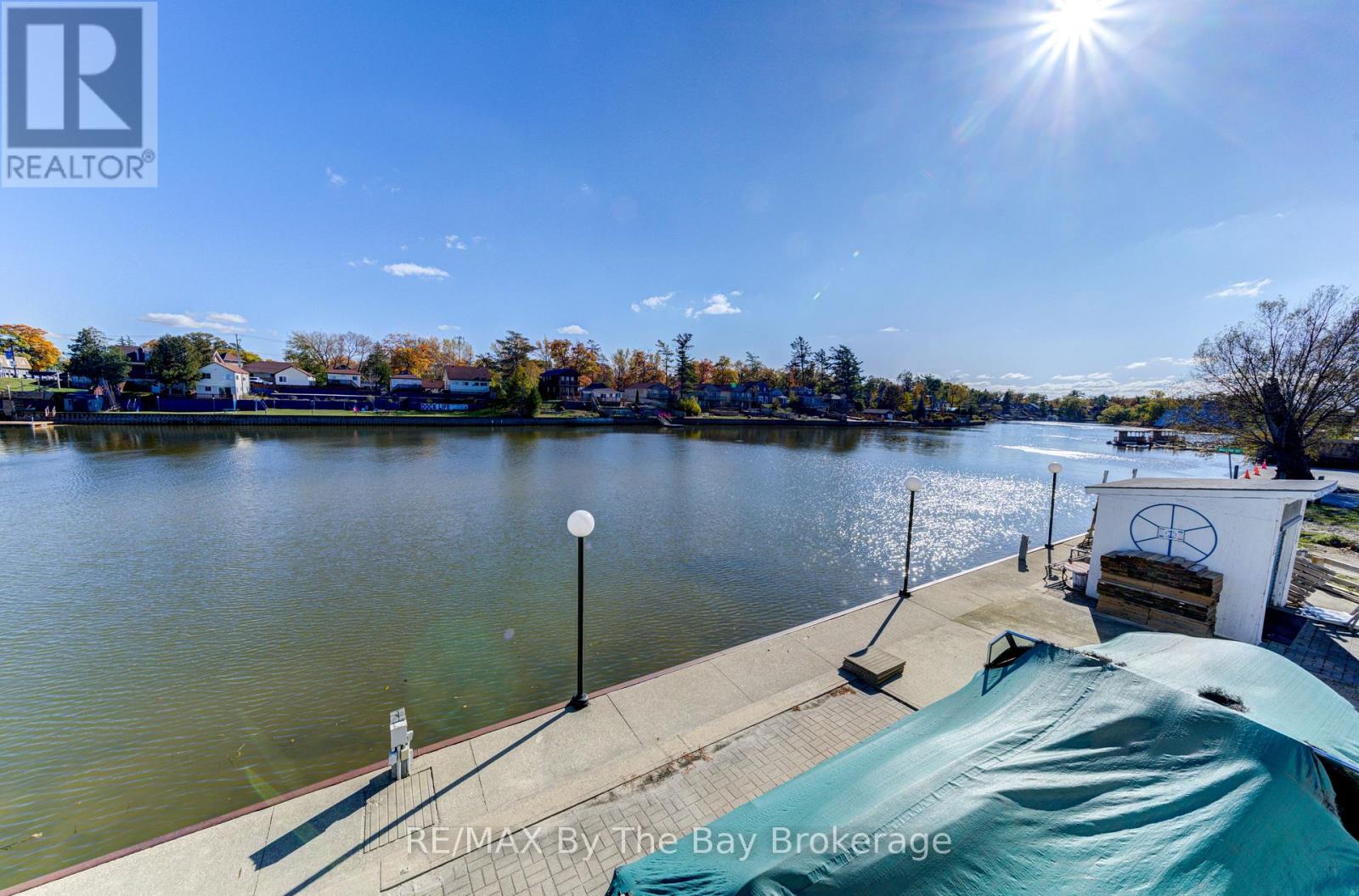 2nd Floor Apartment - 15 Willow Street, Wasaga Beach, Ontario  L9Z 2L4 - Photo 30 - S12674162