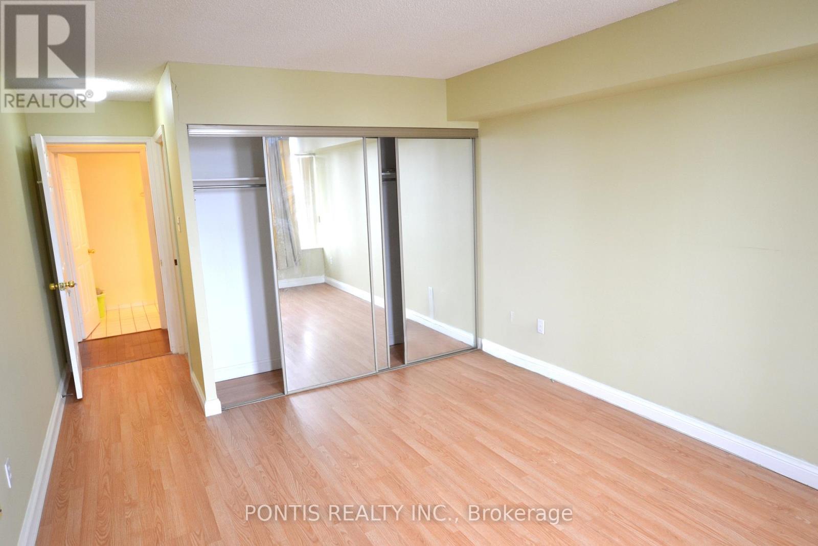 1008 - 24 Hanover Road, Brampton, Ontario  L6S 5K8 - Photo 11 - W12672292