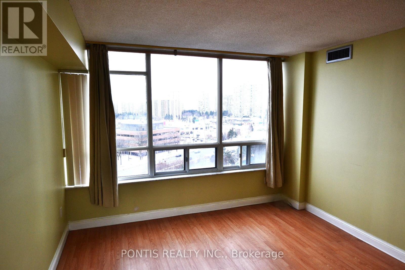 1008 - 24 Hanover Road, Brampton, Ontario  L6S 5K8 - Photo 10 - W12672292