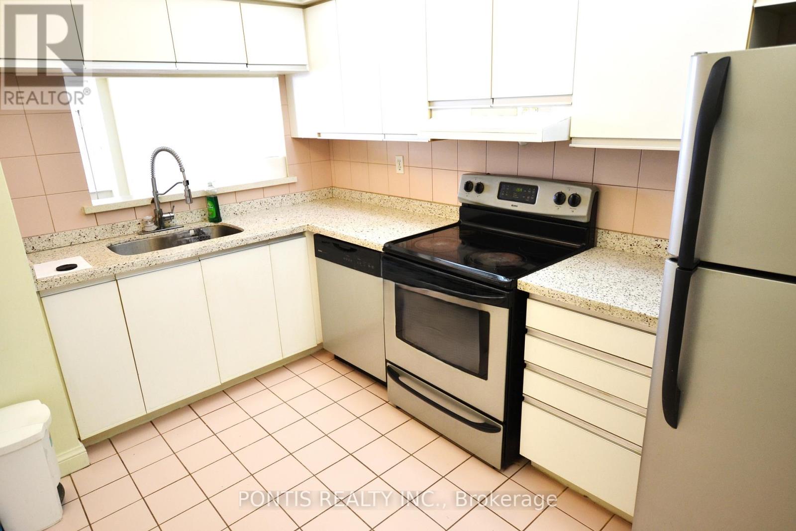 1008 - 24 Hanover Road, Brampton, Ontario  L6S 5K8 - Photo 18 - W12672292