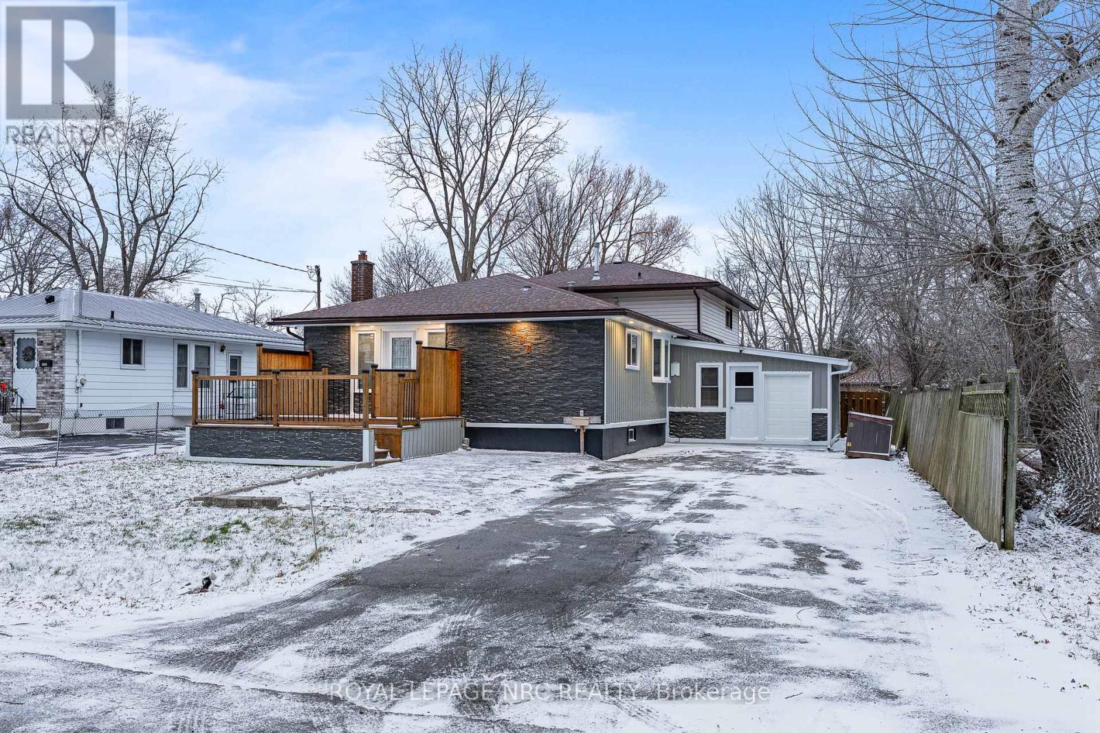 Unit B - 296 Rose Avenue, Fort Erie, Ontario  L2A 4M1 - Photo 1 - X12674040