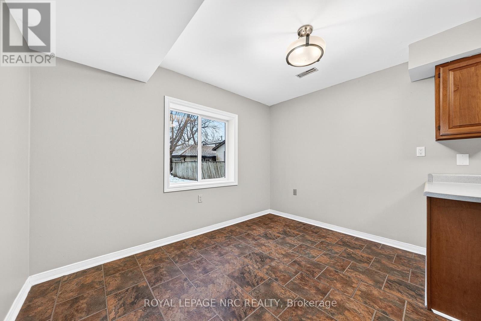 Unit B - 296 Rose Avenue, Fort Erie, Ontario  L2A 4M1 - Photo 19 - X12674040