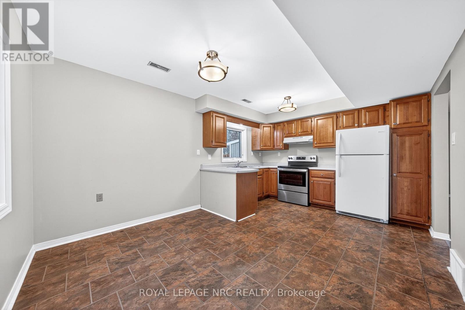 Unit B - 296 Rose Avenue, Fort Erie, Ontario  L2A 4M1 - Photo 20 - X12674040