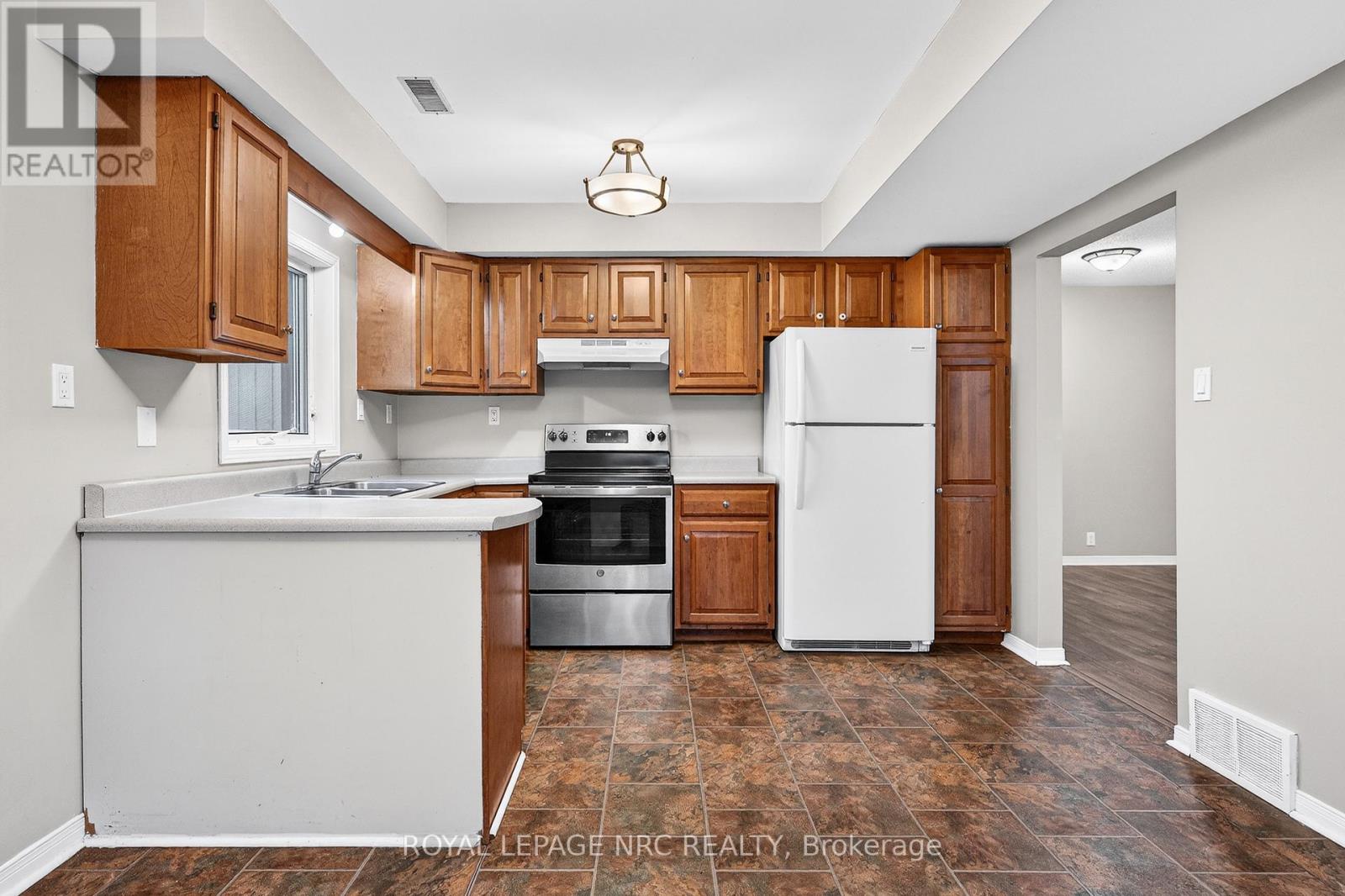 Unit B - 296 Rose Avenue, Fort Erie, Ontario  L2A 4M1 - Photo 22 - X12674040