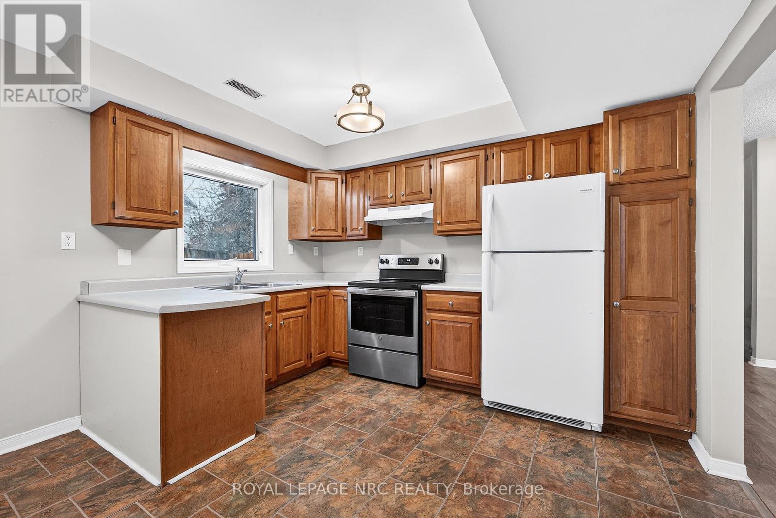 Unit B - 296 Rose Avenue, Fort Erie, Ontario  L2A 4M1 - Photo 23 - X12674040