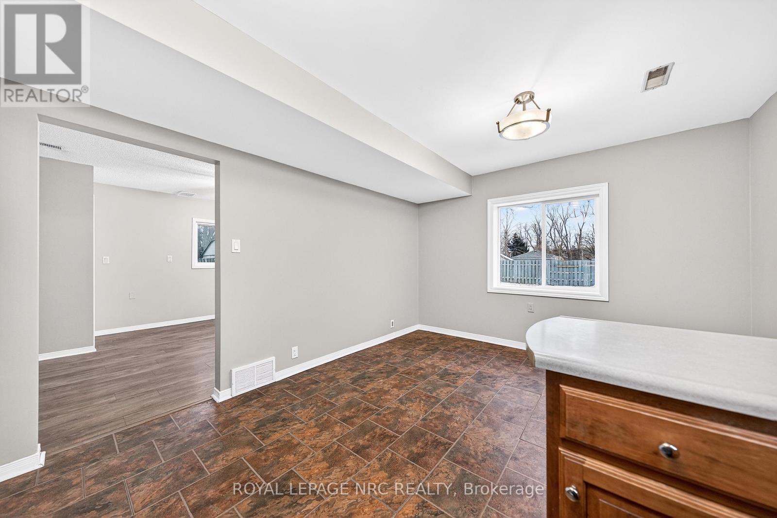 Unit B - 296 Rose Avenue, Fort Erie, Ontario  L2A 4M1 - Photo 26 - X12674040