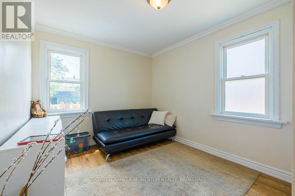 313 Highland Avenue, Fort Erie (Central), Ontario  L2A 2Y1 - Photo 17 - X12674078