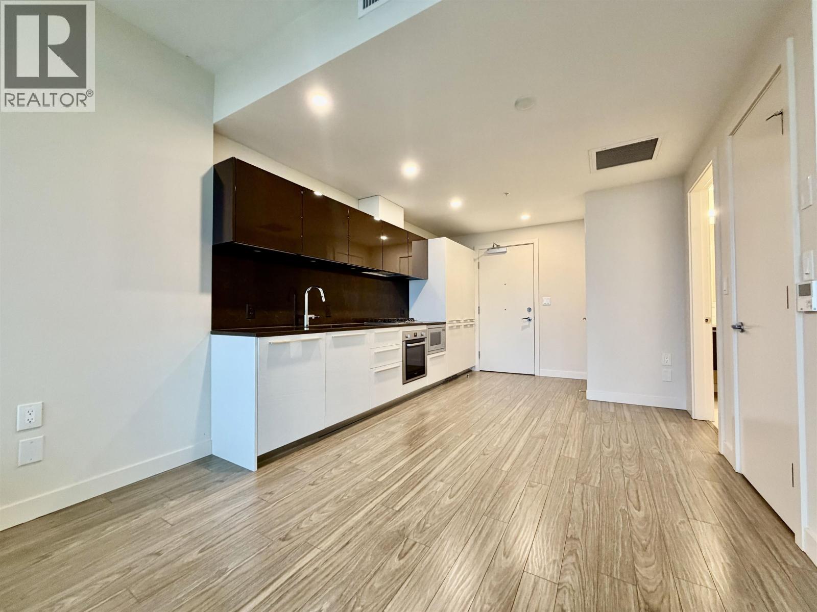 2501 6383 Mckay Avenue, Burnaby, British Columbia  V5H 0H8 - Photo 2 - R3076219