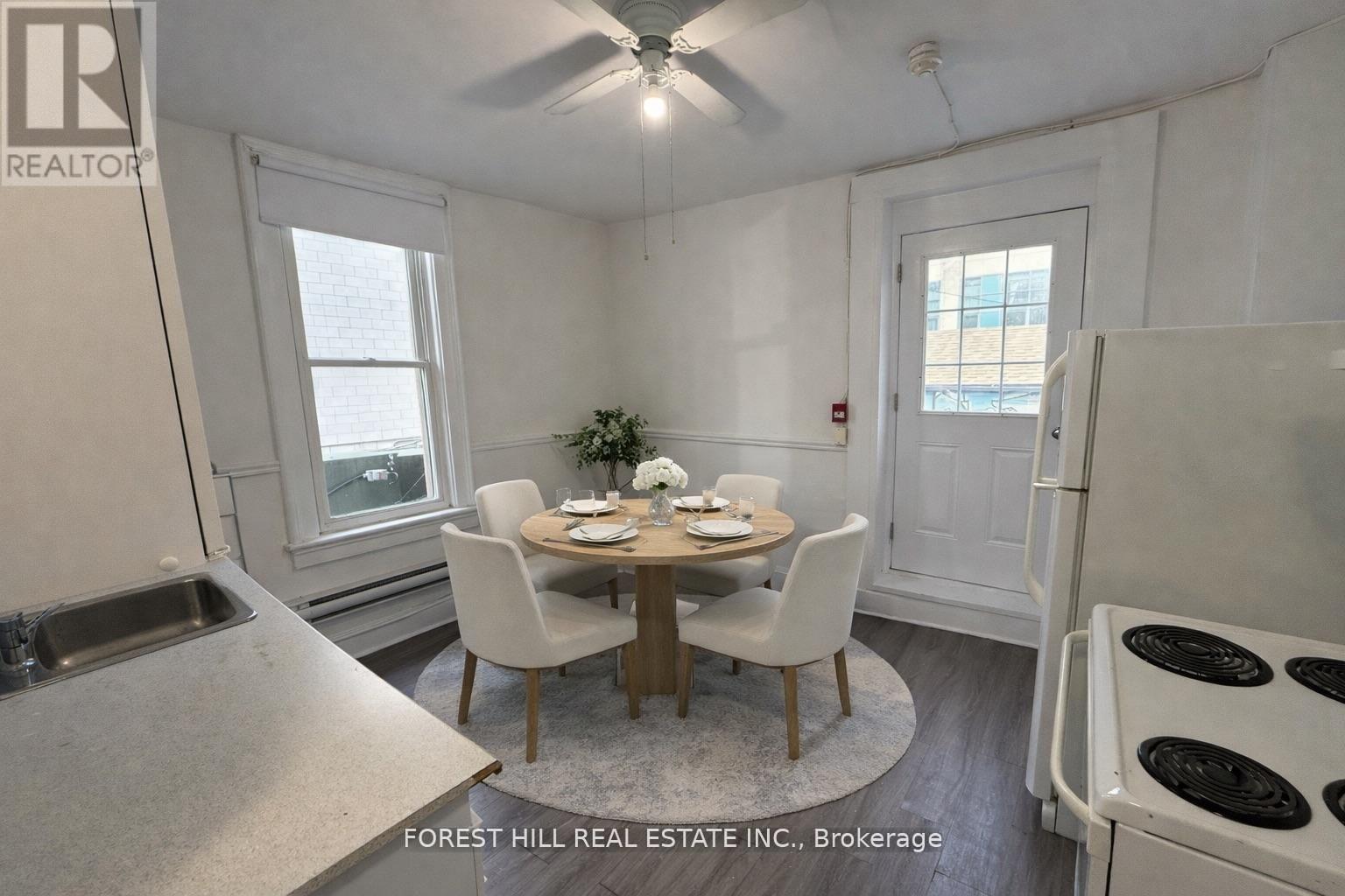 Upper - 132 Dundas Street E, Toronto, Ontario  M5B 1E2 - Photo 1 - C12674046