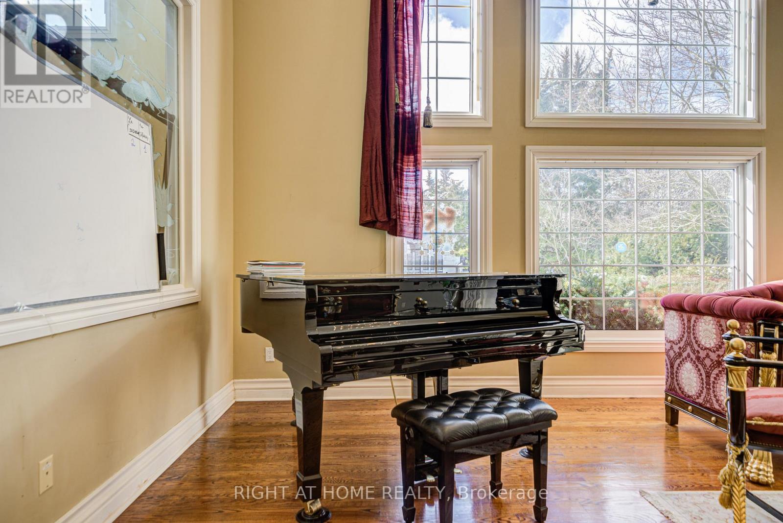 49 Arjay Crescent, Toronto, Ontario  M2L 1C6 - Photo 11 - C12674098