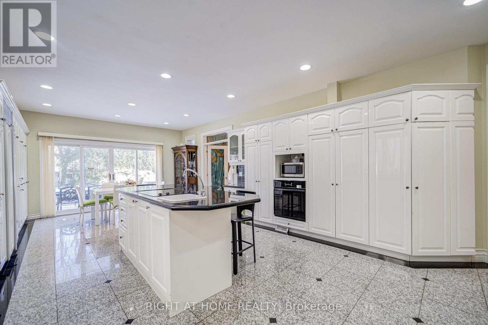 49 Arjay Crescent, Toronto, Ontario  M2L 1C6 - Photo 23 - C12674098