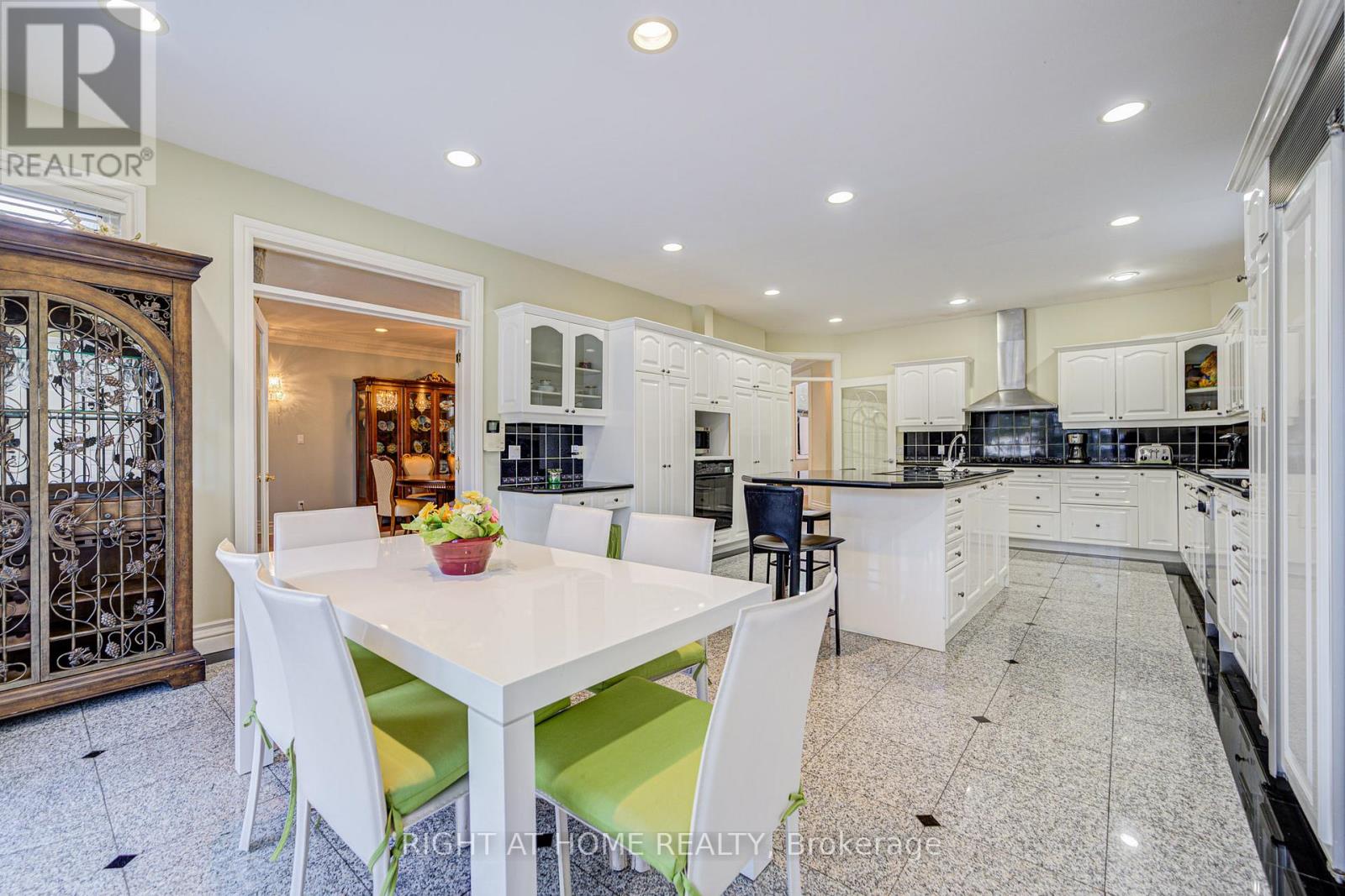 49 Arjay Crescent, Toronto, Ontario  M2L 1C6 - Photo 27 - C12674098