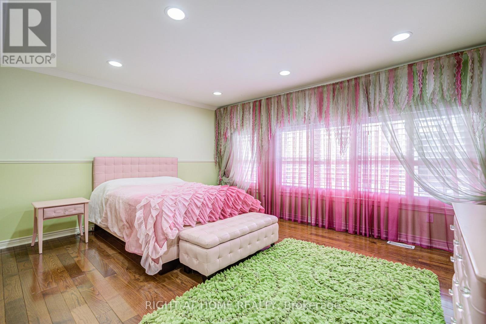 49 Arjay Crescent, Toronto, Ontario  M2L 1C6 - Photo 44 - C12674098