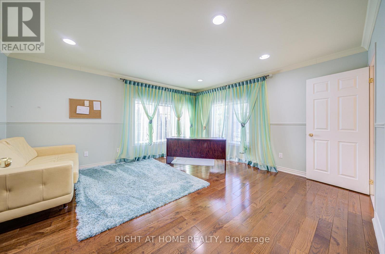 49 Arjay Crescent, Toronto, Ontario  M2L 1C6 - Photo 46 - C12674098