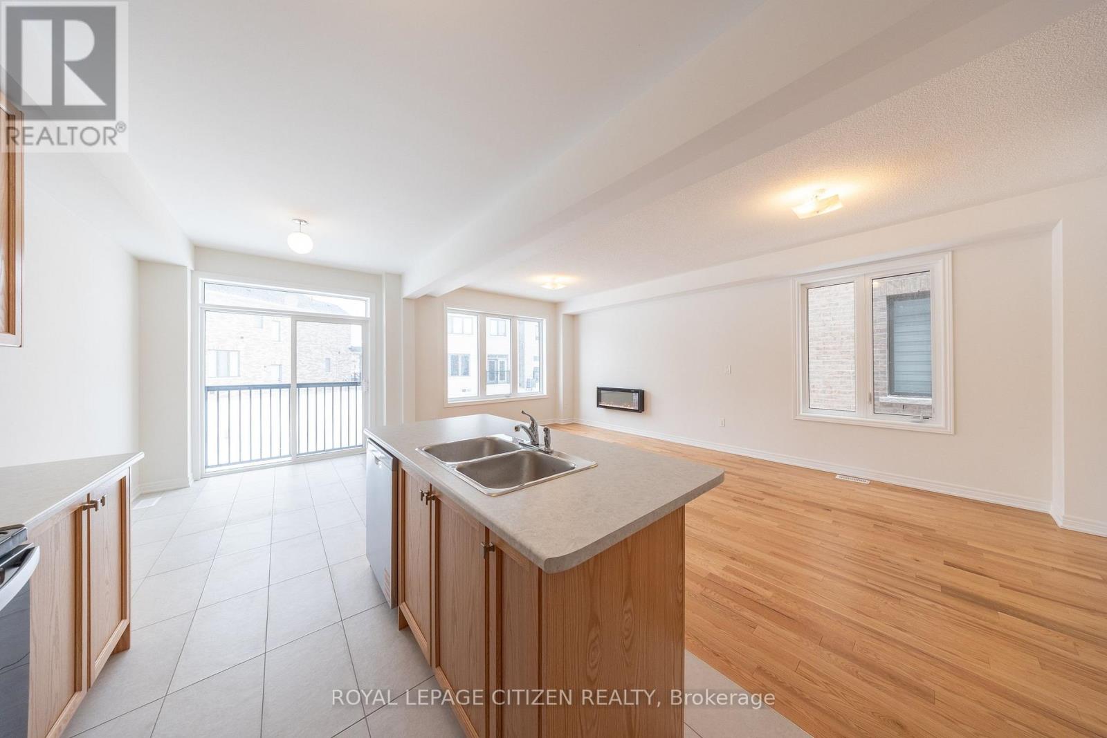 68 Mcgowan Drive, Whitby, Ontario  L1P 0R5 - Photo 12 - E12674138