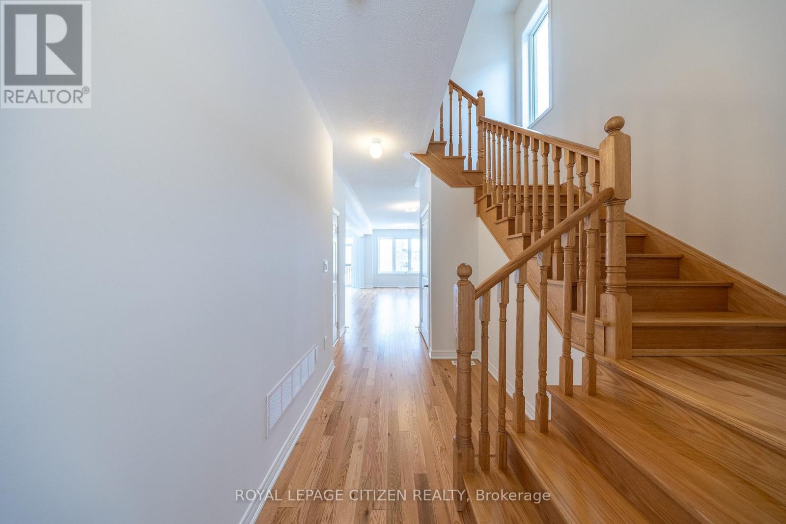 68 Mcgowan Drive, Whitby, Ontario  L1P 0R5 - Photo 5 - E12674138