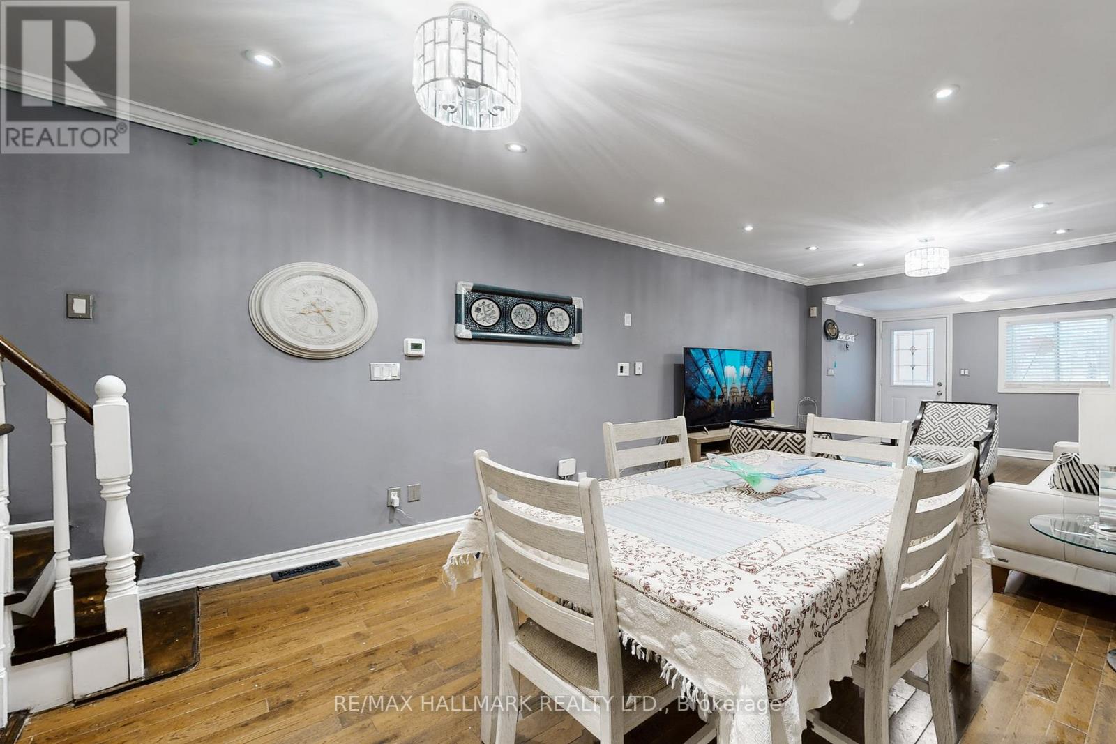 4 King Edward Avenue, Toronto (Woodbine-Lumsden), Ontario  M4C 5J6 - Photo 7 - E12674200