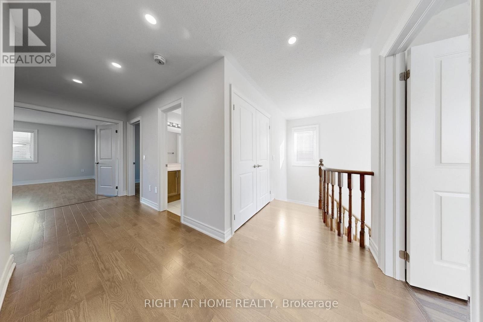 11 Robert Wilson Crescent, Georgina, Ontario  L4P 0G8 - Photo 18 - N12674102