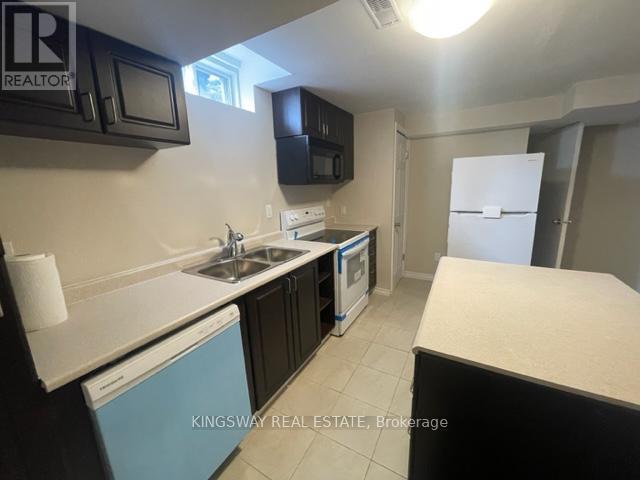 Basement - 3194 World Series Court, Mississauga, Ontario  L5N 7N8 - Photo 12 - W12674008