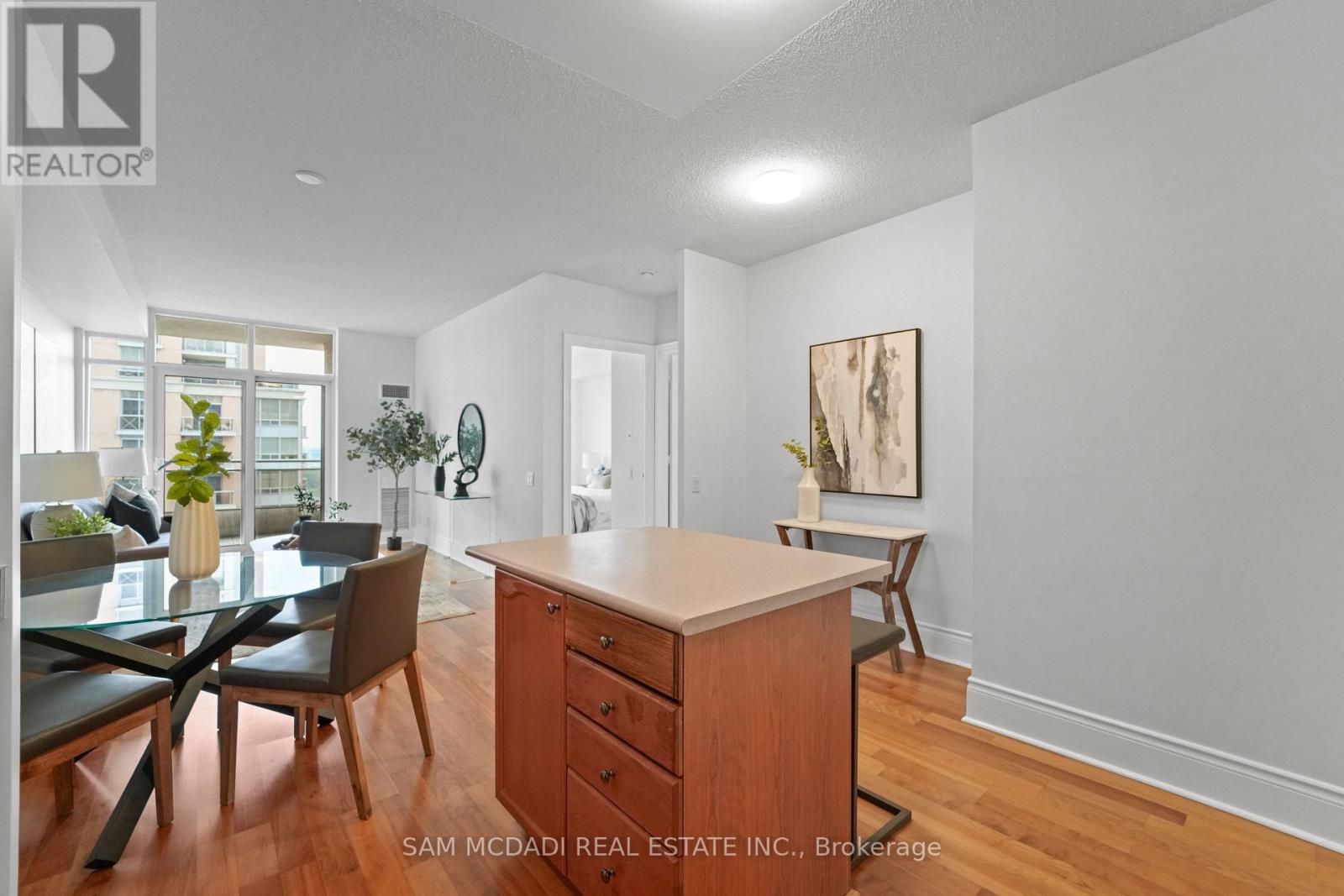 2002 - 5229 Dundas Street W, Toronto, Ontario  M9B 6L9 - Photo 12 - W12674050