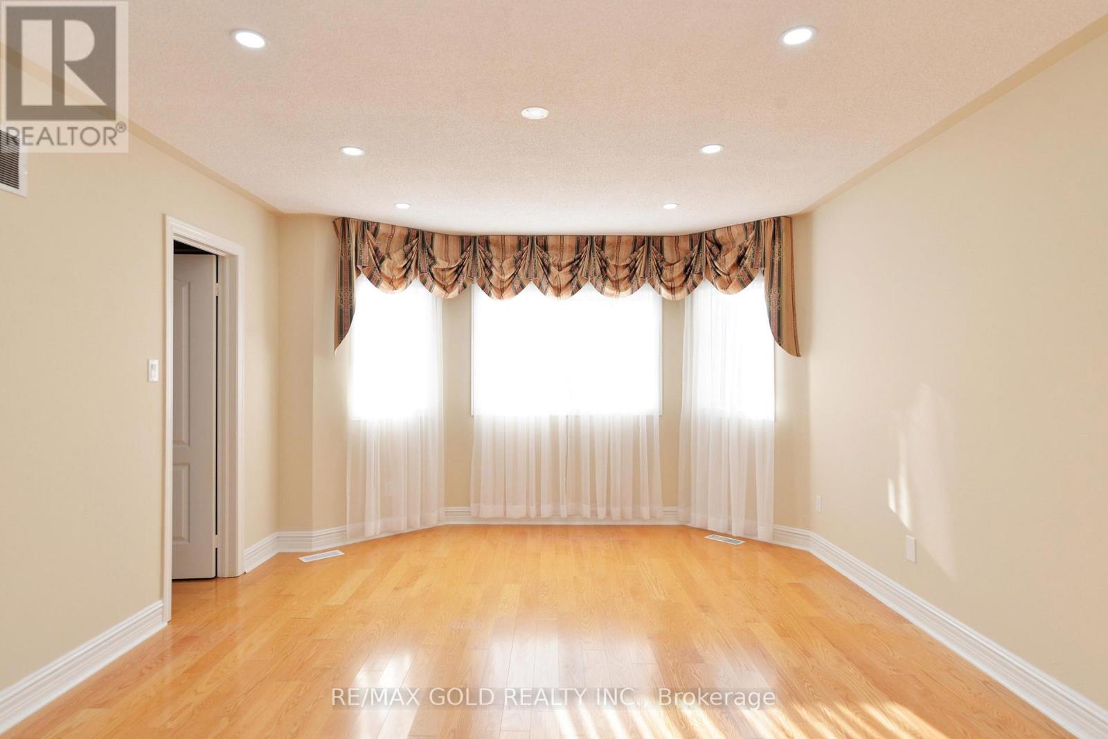 46 Mint Leaf Boulevard, Brampton, Ontario  L6Z 3B7 - Photo 17 - W12674058